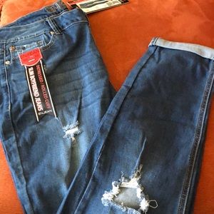 Fashion Nova Distressed Boyfriend Jeans